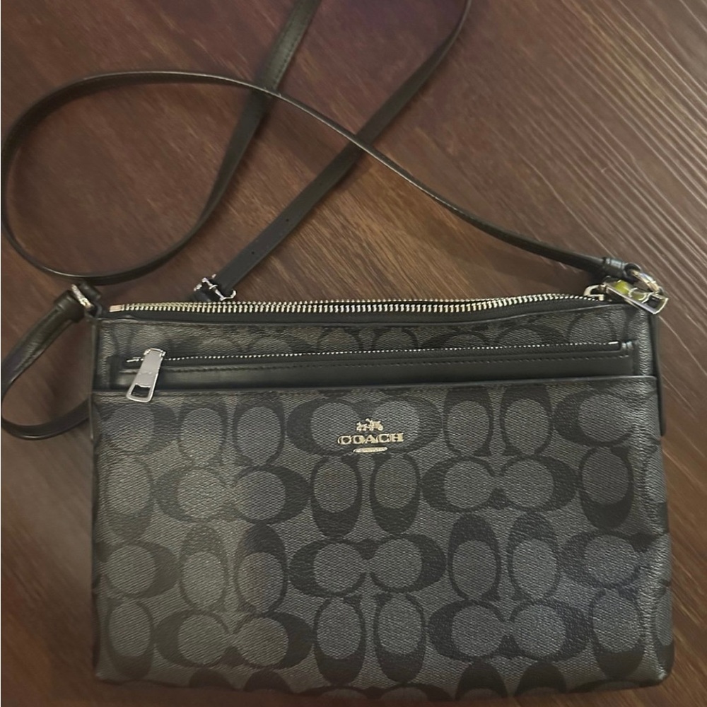 Coach signature crossbody black/gray